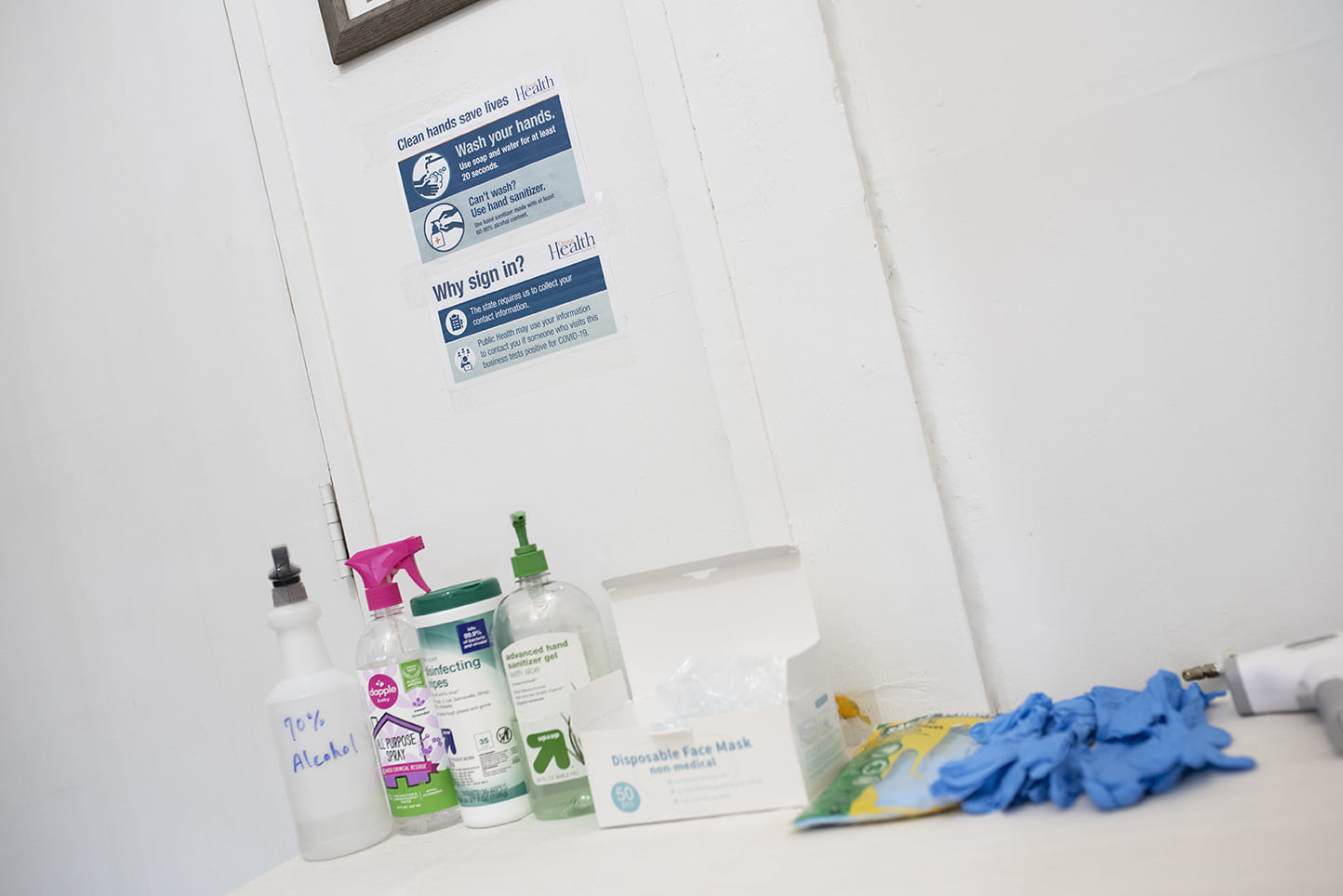 sanitation-for-newborn-photography-Portland-02